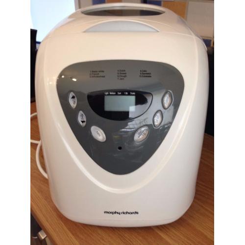 Breadmaker Morphy Richards 48285