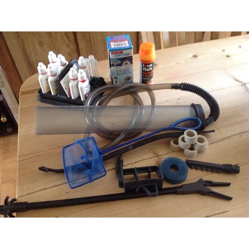 Well established Clear-seal tropical aquarium L60cm, W30cm, H38cm