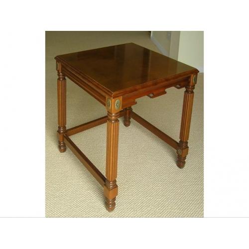 Set of coffee and 2 folding side tables