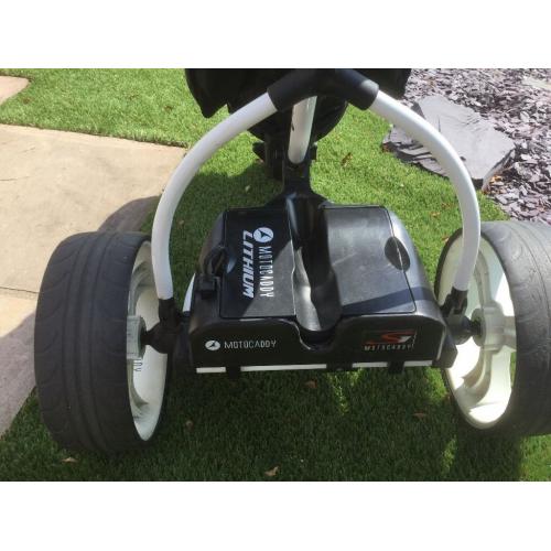 MotoCaddy S1 Digital Trolley and Golf Bag