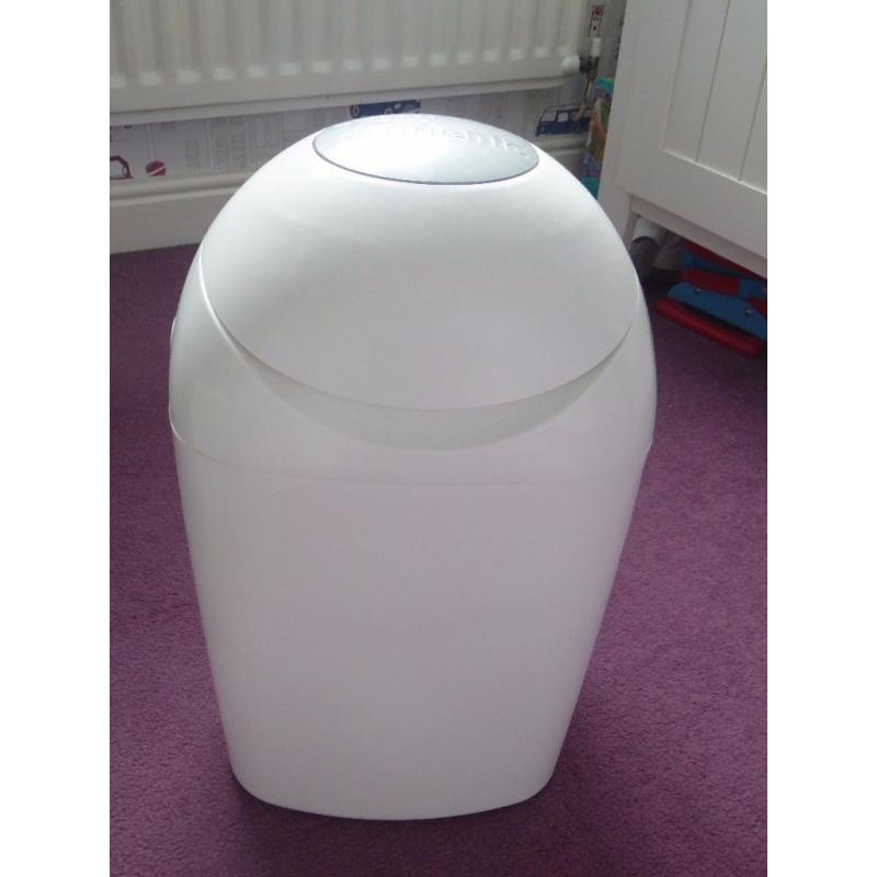 Tommee Tippee Sangenic Nappy Tub and Cassettes