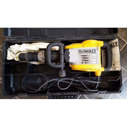 heavy duty dewalt concrete breaker