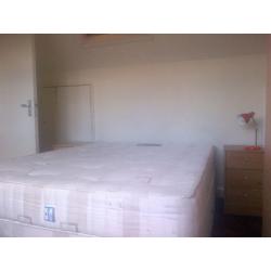 Double Room for 1 Person in Shepherd's Bush Avail Now