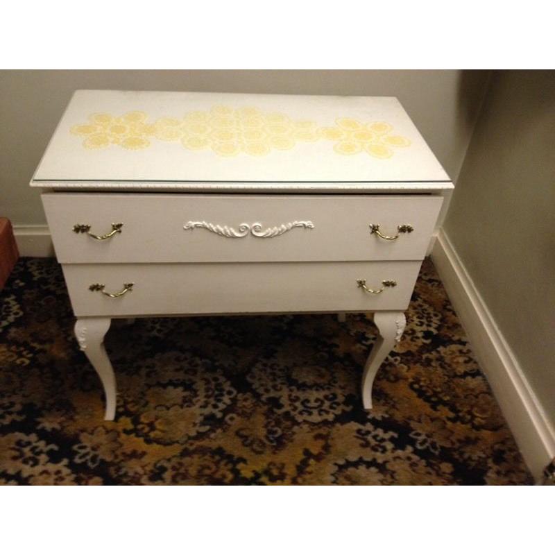 White dresser table