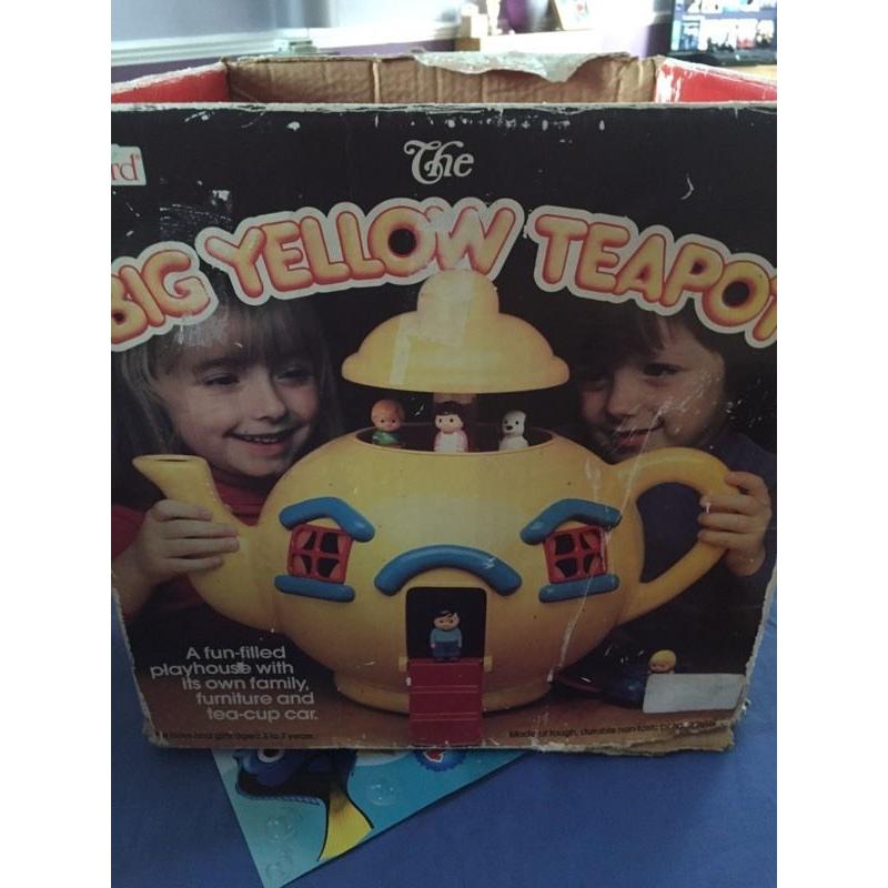 Bluebird big yellow tea pot 1980 vintage toy with box compleat