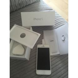 iPhone 5 white & Silver 16gb