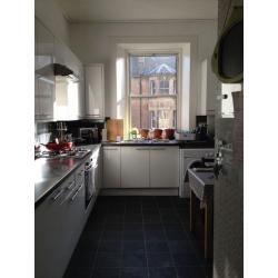 Large double bedroom in the city centre - Internet, Utility included