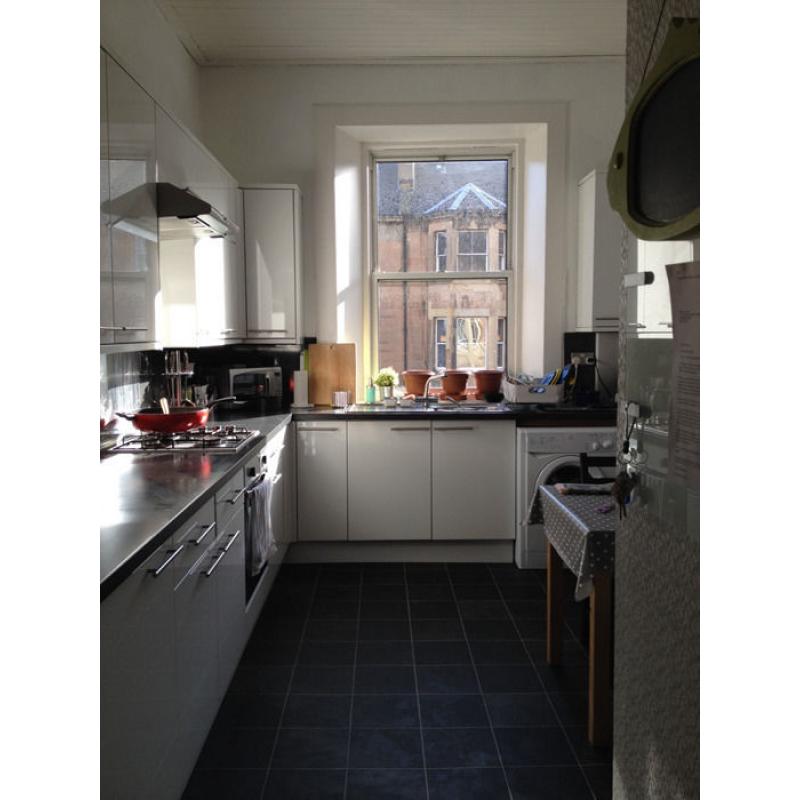 Large double bedroom in the city centre - Internet, Utility included