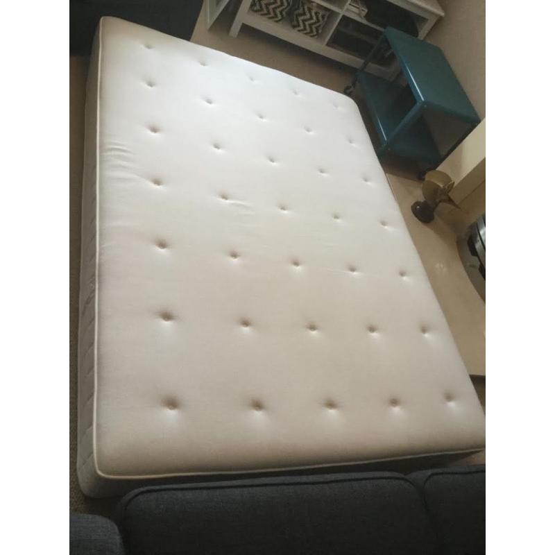 Double mattress in excellent condition - 6 months old