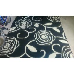 Black and cream rose Rug