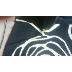 Black and cream rose Rug