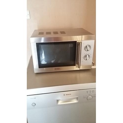 Hinari Ilipse microwave 800 W. Silver. Buyer to collect