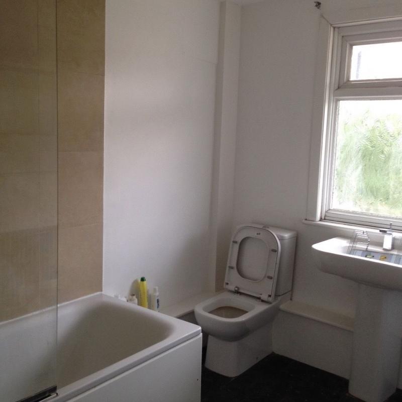 Very nice single room in a clean, high quality house, near seven sisters station, all inclusive rent