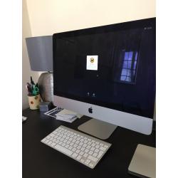 Apple iMac 21.5 Inch with Magic mouse/Trackpad/Keyboard & Apple USB superdrive