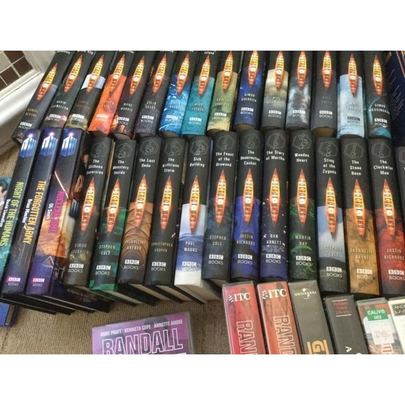 Doctor Dr Who items, books games annual battles in time, see pictures