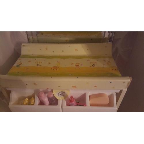 Baby changing/ bath unit