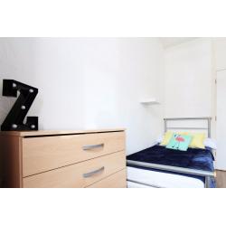 Single Bed in Rooms to rent in 6-bedroom house with garden in affordable and charming Haringey