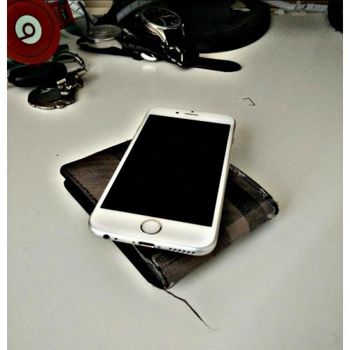 Iphone 6s 64GB Immaculate Condition With Charger & Cable