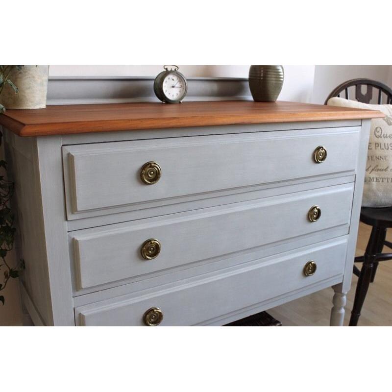 Antique Shabby Chic Painted Chest of Drawers on Wheels. We deliver