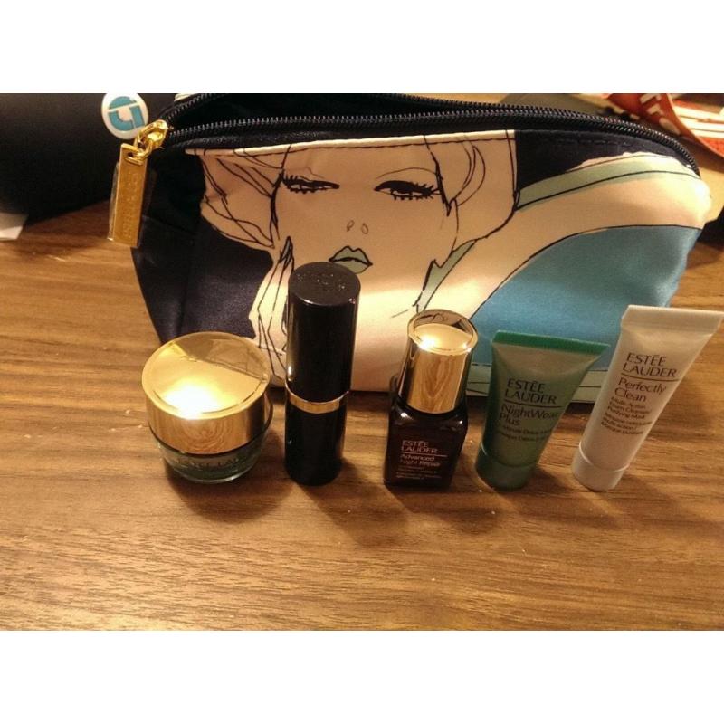 Estee lauder travel size gift set with pouch