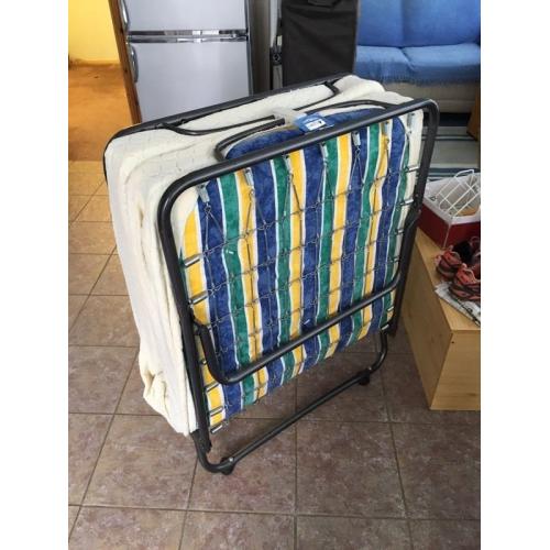 Guest foldaway bed