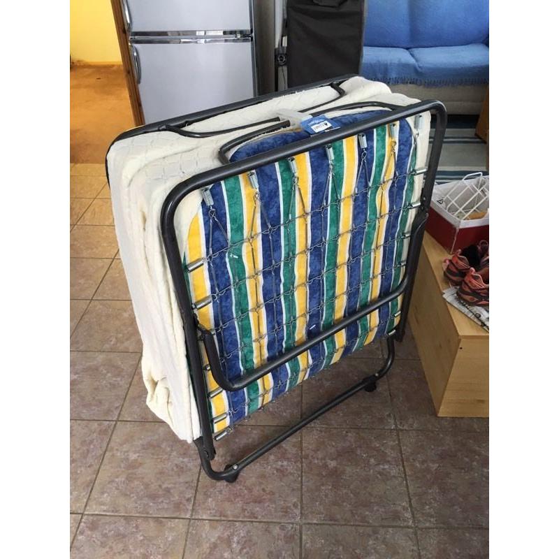 Guest foldaway bed