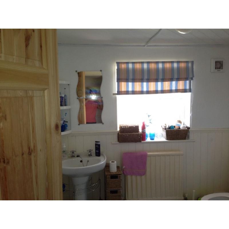 Spacious double room in shared house - kingswood