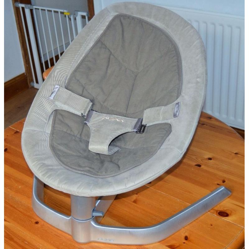 NUNA LEAF - Excellent Condition with all original packaging and instructions plus activity bar!