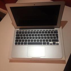 2014 MacBook Air 11 (i5,256ssd, 4ram)