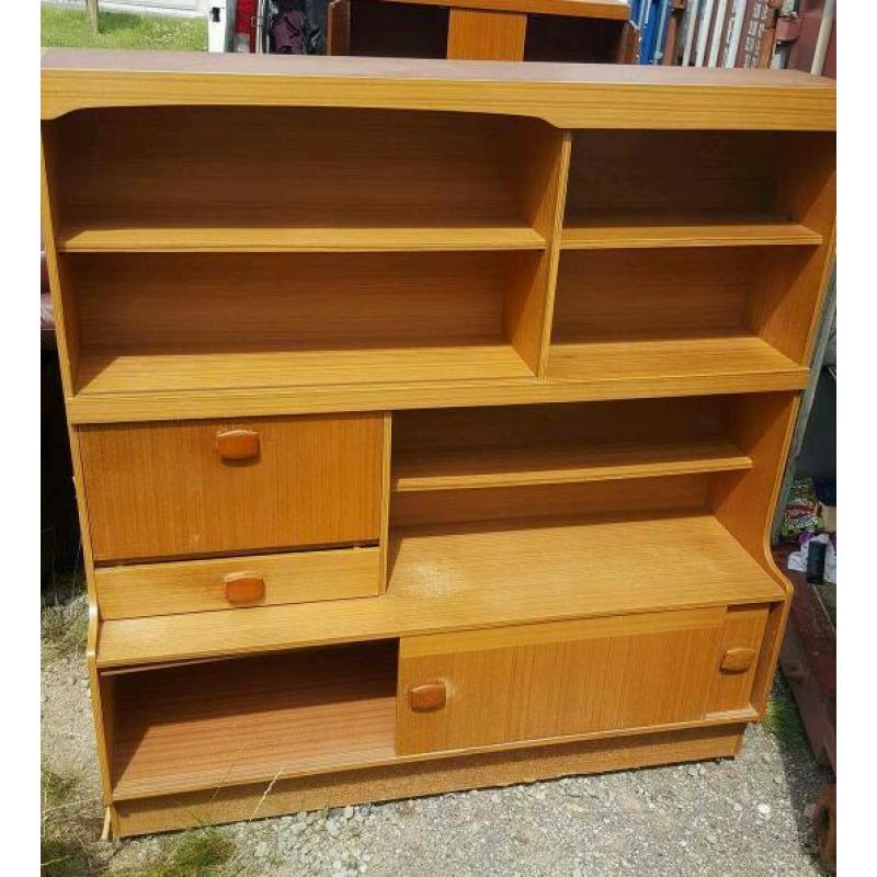 Cupboard free buyer to collect or can deliver