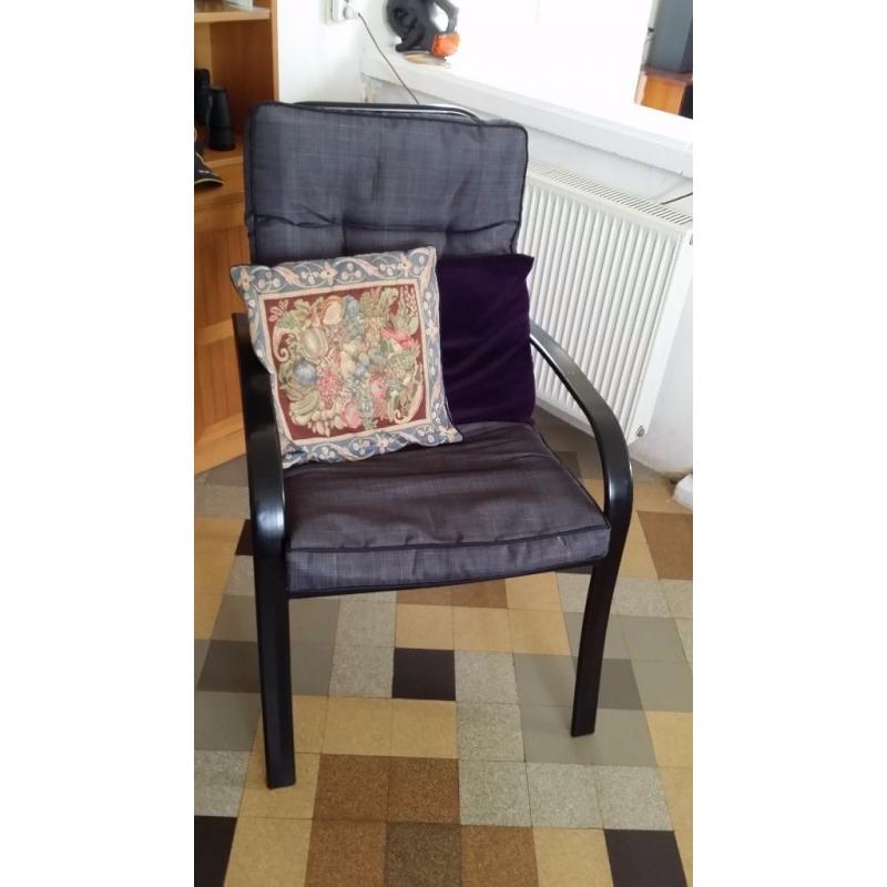 Metal chair with seat cushion