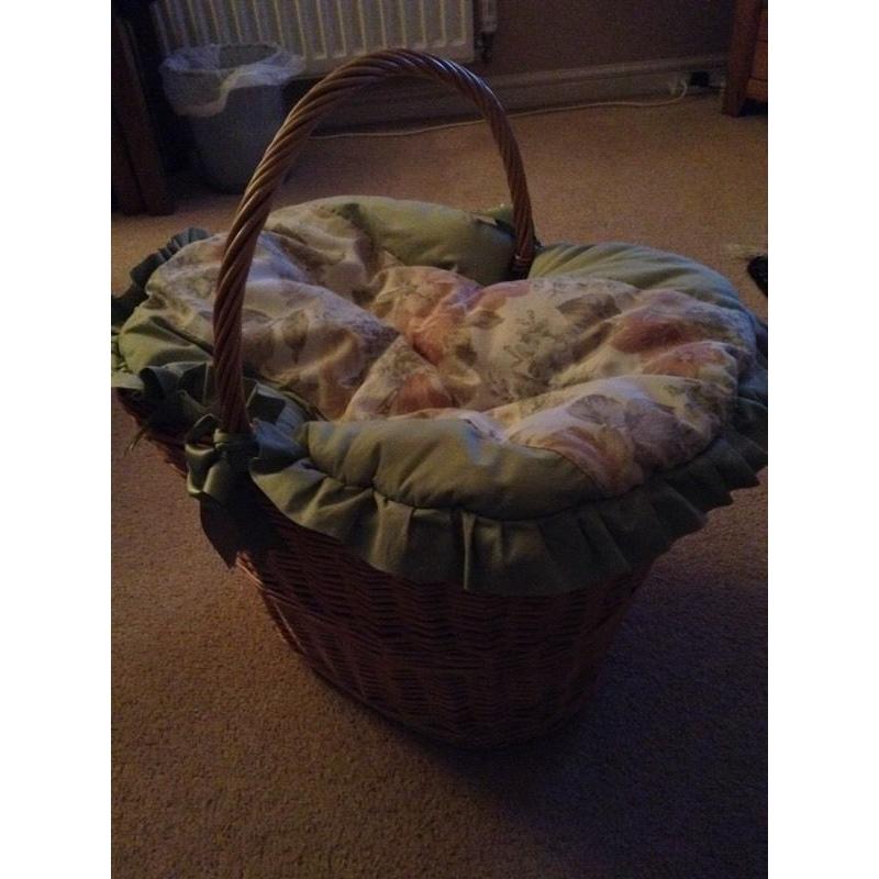 Large picnic basket with cushion