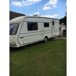 VAN MASTER APPLAUSE TOURING CARAVAN PLUS MANY EXTRAS.