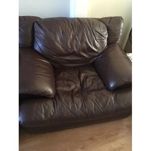 SINGLE LEATHER SOFA FOR SALE- GOOD CONDITION