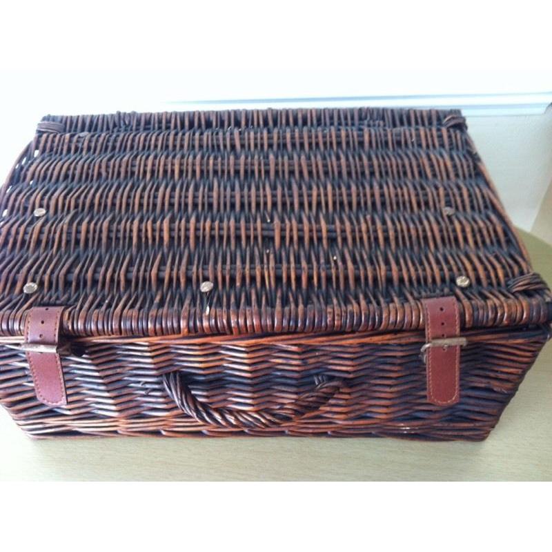 Superb Wicker hamper with original pieces