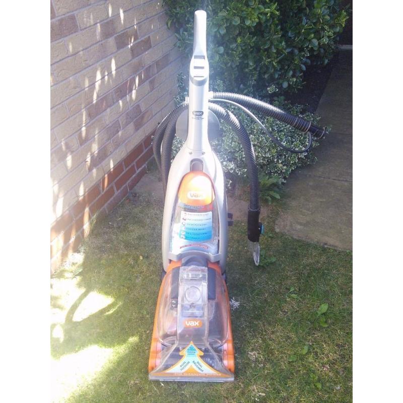 Vax Rapide XL Carpet Washer & 1.42L Vax Ultra+ Carpet & Upholstery cleaning Solution