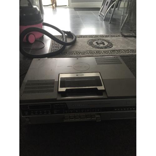 Sanyo betacord cassette recorder