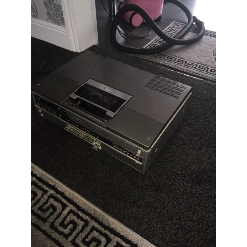 Sanyo betacord cassette recorder