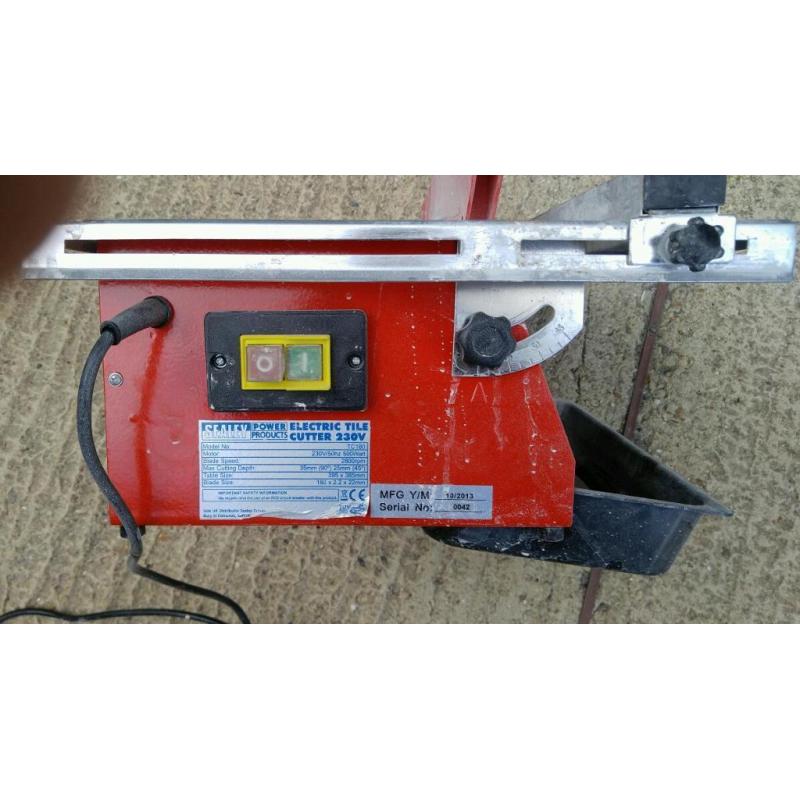 Electric tile cutter professional