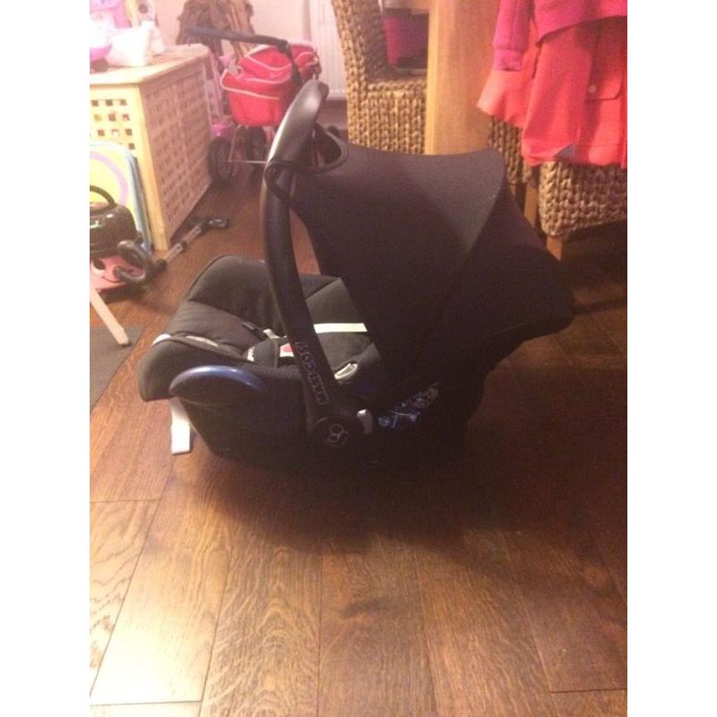 Maxi Cosi car seat Cabrio Fix