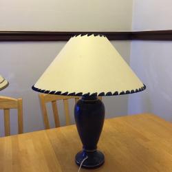 1 pair of table lamps