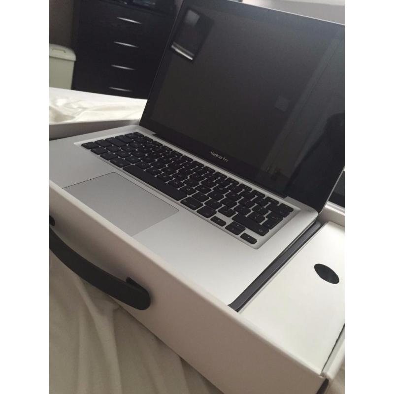 mac book pro 2013-2014 | few scratches | works fine