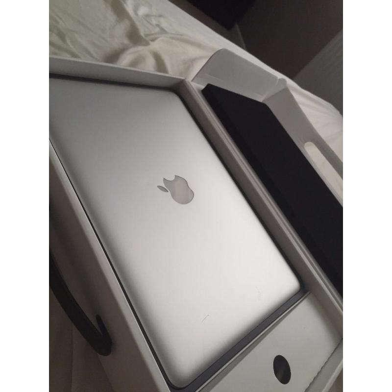 mac book pro 2013-2014 | few scratches | works fine
