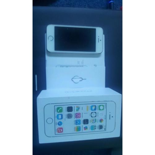 OFFERS WELCOME Iphone 5s 16GB NEAR PERFECT condition LOTS OF EXTRAS gonna go quick