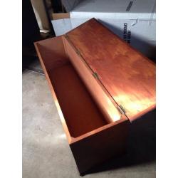 Solid wood large blanket box ottoman