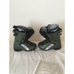 Snowboard boots size 8
