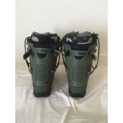 Snowboard boots size 8