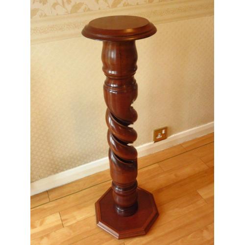 Pedestal/display stand