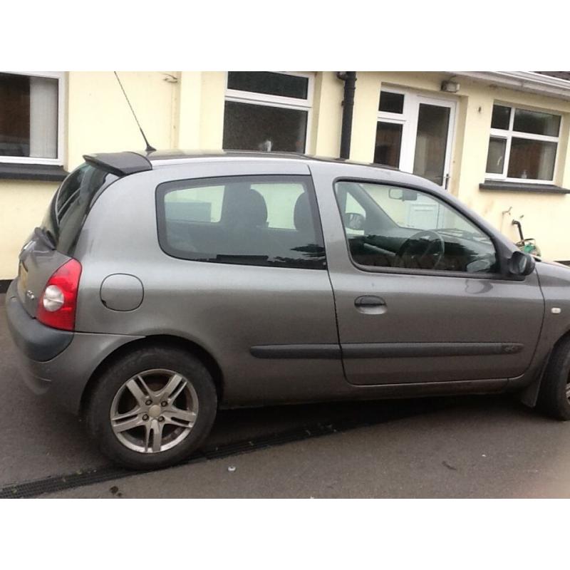 2003 renault clio for parts