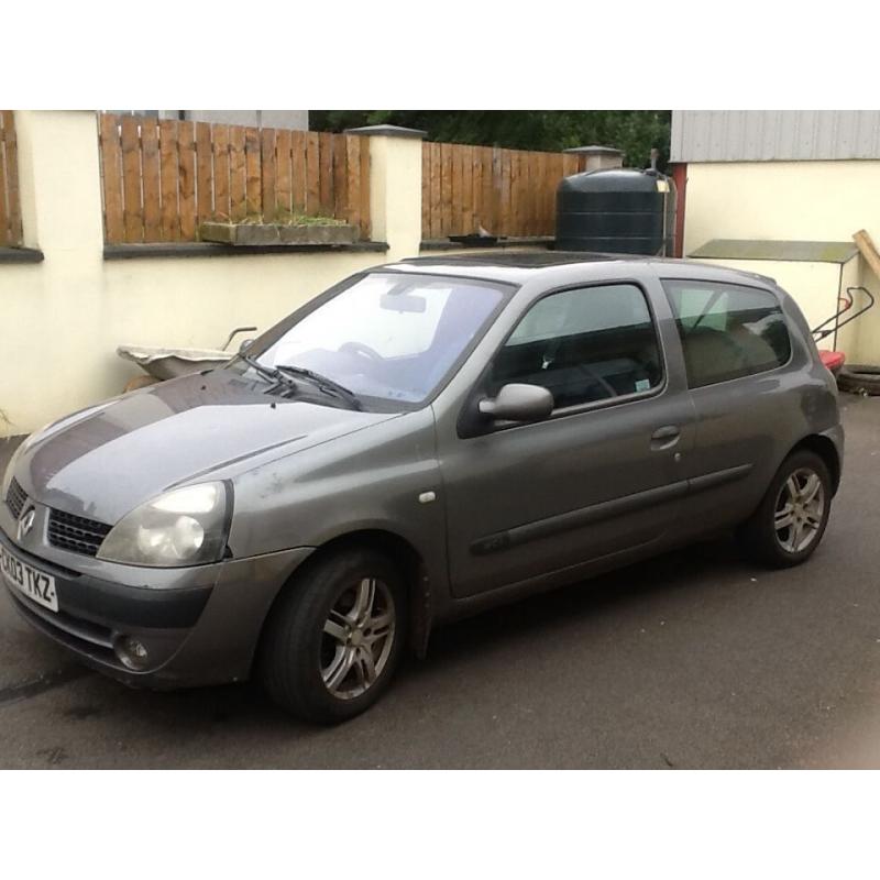 2003 renault clio for parts